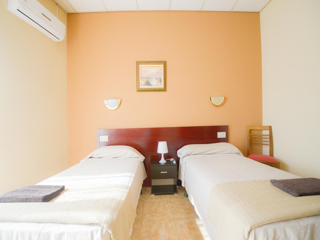 Hostal Torremirona Salt Exterior photo